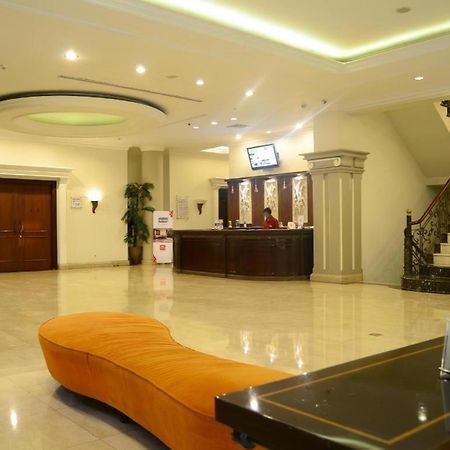 M - Regency Hotel Makassar Bagian luar foto