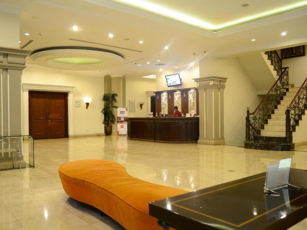 M - Regency Hotel Makassar Bagian luar foto