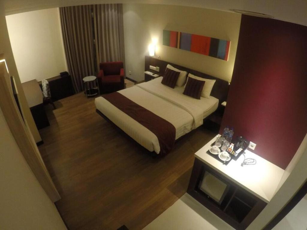 M - Regency Hotel Makassar Bagian luar foto